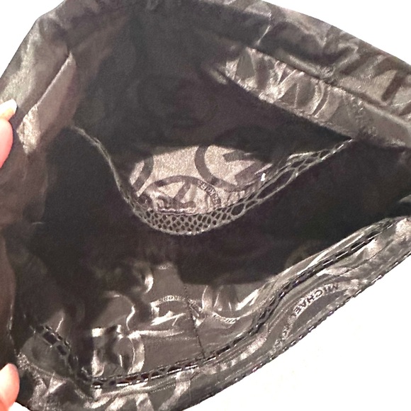 Michael Kors Clutch Beverly
Snakeskin Fold Over Double Fold
Over Black Leather - Picture 7 of 9